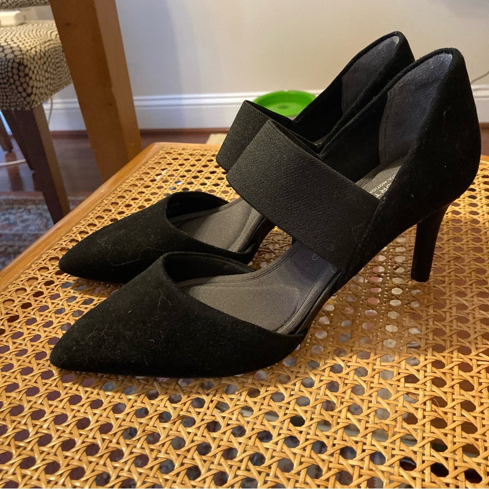 Rockport total motion heels black suede with elastic 8.5M